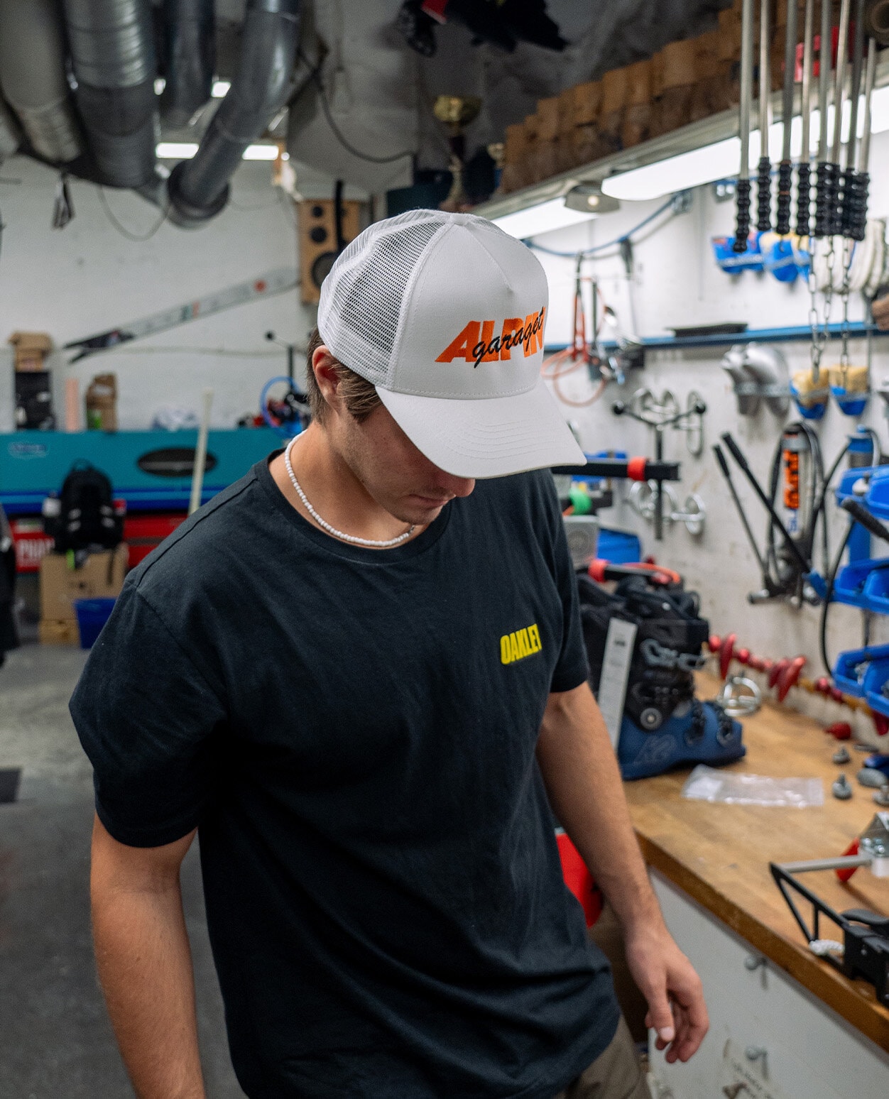 Alpingaraget Magnus Logo Trucker Hat - Vit