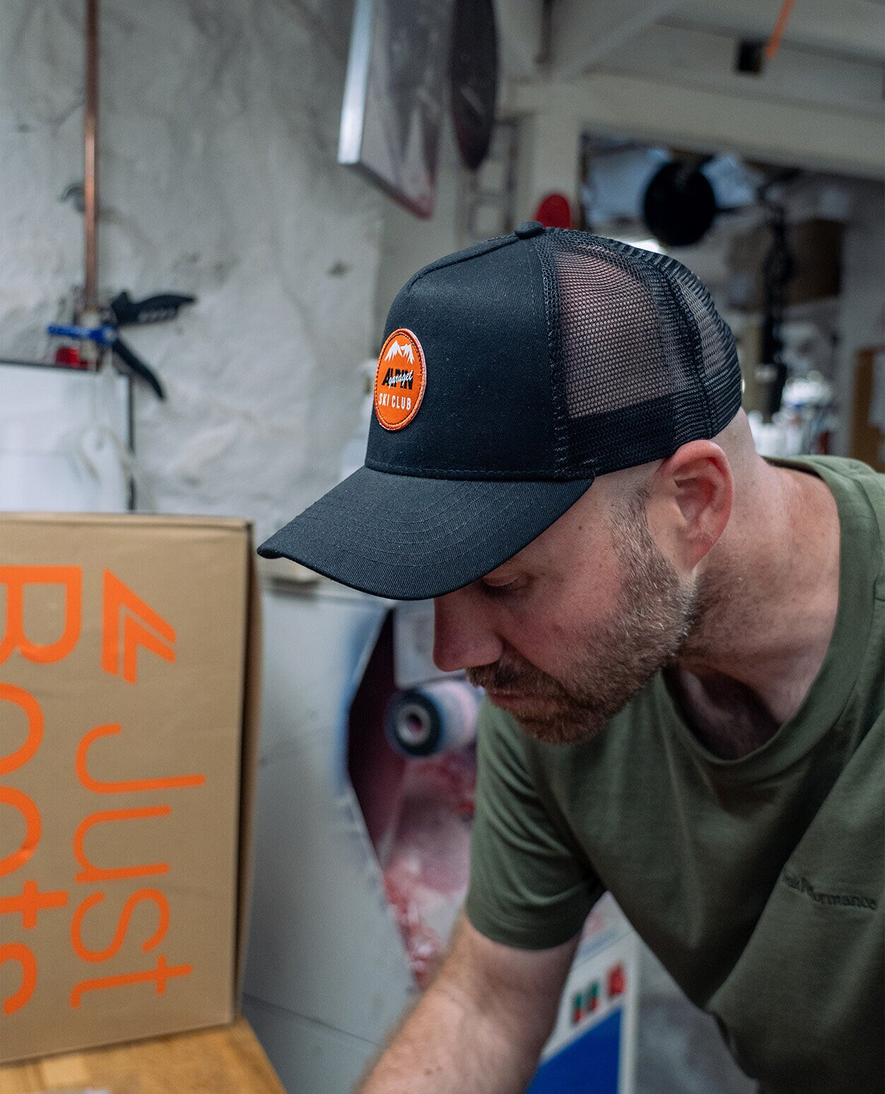 Alpingaraget Ski Club LTD - Svart/Orange